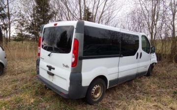 Renault Trafic II Furgon 2.0 dCi 115KM 2010 Renault Trafic Renault Trafic Passenger FAP L2H1 Expression 2.0 Diesel, zdjęcie 3