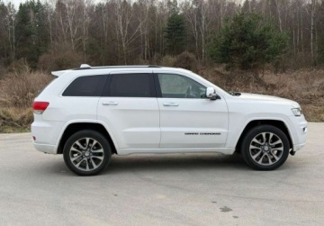 Jeep Grand Cherokee IV Terenowy Facelifting 2016 3.6 286KM 2017 Jeep Grand Cherokee 2017 Jeep Grand Cherokee Overland 3.6L 4x4 3.6 Benzyna, zdjęcie 2