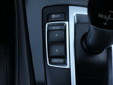 BMW Seria 5 F10-F11 Touring 520d 184KM 2012 BMW 5 520d, 181 KM, Automat, Skóra, Navi, Xenon, zdjęcie 18