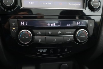 Nissan Qashqai II Crossover 1.2 DIG-T 115KM 2014 Nissan Qashqai 1.2 DIG-T, Salon Polska, zdjęcie 15