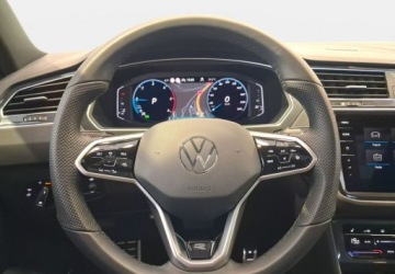 Volkswagen Tiguan II SUV Facelifting 2.0 TDI 200KM 2022 Volkswagen Tiguan VAT 23 R-line 2.0TDI 200KM DSG 4motion 2022 r., salon PL, zdjęcie 8