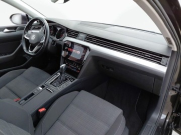 Volkswagen Passat B8 Variant Facelifting 1.5 TSI EVO 150KM 2021 Volkswagen Passat Variant 1.5TSI 150KM Business DSG SalonPL SerwisASO Acc, zdjęcie 15