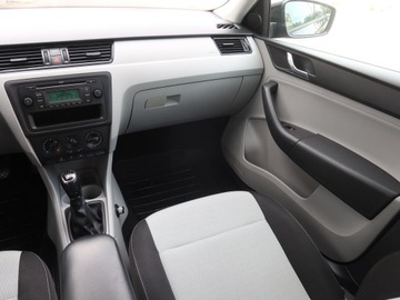 Skoda Rapid II Spaceback 1.2 TSI 105KM 2012 Skoda Rapid 1.2 TSI, Salon Polska, Serwis ASO, zdjęcie 7