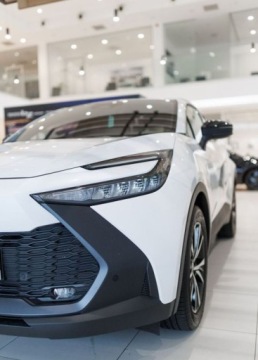Toyota C-HR II SUV Plug-In 2.0 Hybrid Dynamic Force Plug-in  223KM 2025 Toyota C-HR 2.0 PHEV Style 2.0 Hybryda Plug-in 223KM, zdjęcie 10