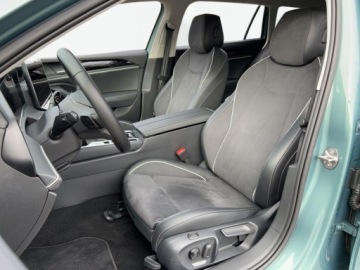 Volkswagen Passat B8 Variant Facelifting 2.0 TDI SCR 150KM 2025 Volkswagen Passat Variant 2.0TDI 150KM Elegance DSG SerwisASO Acc Matrix N, zdjęcie 9