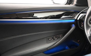 BMW Seria 5 G30-G31 Touring 520d 190KM 2020 BMW Seria 5 2,0D 190 KM X-DRIVE Full Led Nawigacja SPORT-LINE 2.0 Diesel, zdjęcie 28