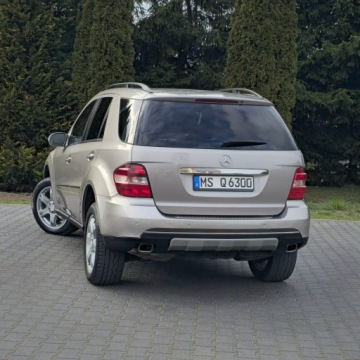 Mercedes Klasa M W164 Off-roader 3.0 V6 (280 CDI) 190KM 2006 Mercedes ML 280 CDI 4Matic 7G Automat 3.0 Diesel, zdjęcie 8