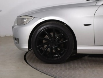 BMW Seria 3 E90-91-92-93 Touring E91 2.0 320i 170KM 2010 BMW 3 320 i, Skóra, Navi, Klima, Klimatronic, zdjęcie 14