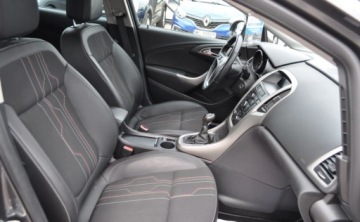 Opel Astra J Hatchback 5d 1.4 Turbo ECOTEC 140KM 2012 Opel Astra 1.4 Benzyna Tempomat Cz. parkowania Klimatyzacja 1.4 Benzyna, zdjęcie 15