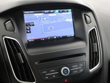 Ford Focus III Kombi Facelifting 1.0 EcoBoost 125KM 2015 Ford Focus 1.0 EcoBoost, Navi, Klima, Tempomat, zdjęcie 12