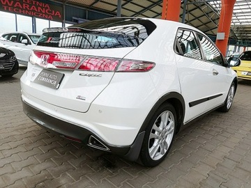 Honda Civic VIII Hatchback 3d 1.8 i-VTEC 140KM 2010 Honda Civic GAZ BIAŁA PERŁA Krajowa Bezwypadkowa, zdjęcie 9