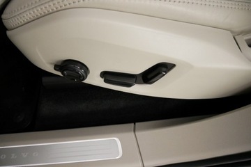 Volvo XC90 II SUV 2.0 T8 Twin Engine 390KM 2019 Volvo XC90 2.0 T8 AUT AWD - plug-in, zdjęcie 20