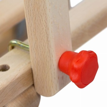 Большие деревянные сани SOLID LUSSO с веревочной спинкой и полозьями на стальной раме.