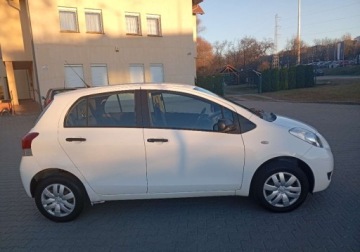 Toyota Yaris II Hatchback 5d 1.0 VVT-i 69KM 2009 Toyota Yaris Kupiony w Polsce - benzyna - klimatyzacja Benzyna 69KM, zdjęcie 6