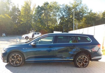 Volkswagen Passat B8 Variant Facelifting 2.0 TDI SCR 150KM 2022 Volkswagen Passat R-line Okazja 2.0 Diesel 150KM, zdjęcie 7