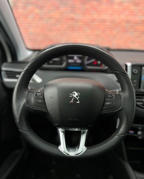 Peugeot 208 I Hatchback 5d Facelifting 1.2 PureTech 82KM 2015 Peugeot 208 Klima Bluetooth Alu Gwarancja w cenie Warszawa VFVV 1.2 82KM, zdjęcie 29