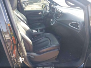 Chrysler Pacifica II 2021 Chrysler Pacifica Touring L 2021 3.6 Benzyna 287KM, zdjęcie 9