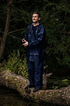 Непромокаемый рабочий комплект. Прочная одежда.