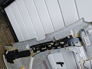 ПОТОЛКА AUDI A7 C7 4G ЛЮК В КРЫШЕ НЕ ЗАКРЫТ.