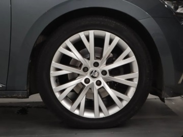 Skoda Superb III Liftback Facelifting 2.0 TDI 190KM 2019 Skoda Superb 2.0 TDI, Salon Polska, 187 KM, 4X4, zdjęcie 14