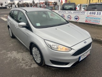 Ford Focus III Kombi Facelifting 1.5 TDCi ECOnetic 105KM 2016 Ford Focus Klimatyzacja Parktronic Przod Tyl Grzana Szyba Grzane Fotele Te, zdjęcie 3
