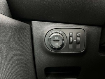 Opel Corsa E Hatchback 3d 1.4 Turbo 100KM 2018 Opel Corsa 1.4 benzyna 100 KM 6 biegow czarny dach zadbany mozliwa zamia, zdjęcie 15