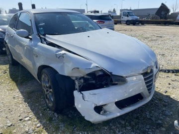 Alfa Romeo 147 Hatchback 1.9 MultiJet 8v 120KM 2008 Alfa Romeo 147 JTD, zdjęcie 9