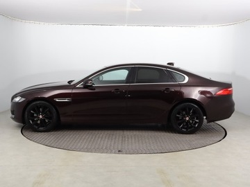 Jaguar XF II Sedan 2.0 i4D 180KM 2018 Jaguar XF 20d, 1. Właściciel, 177 KM, Automat, zdjęcie 2