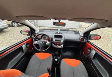 Toyota Aygo I Hatchback 5d Facelifting 1.0 VVT-i 68KM 2012 Toyota Aygo Niski przebieg Polski salon Benzyna 68KM, zdjęcie 16