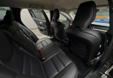 Volvo V60 II  2020 Volvo V60 B4 197KM INSCRIPTION BLIS navi BEZWYPADKOWY automat, zdjęcie 16