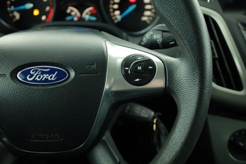 Ford Focus III Kombi 1.0 EcoBoost 125KM 2013 Ford Focus 1.0 EcoBoost, Klima, Parktronic,ALU, zdjęcie 15