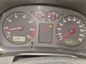 Volkswagen Golf IV 2001 Volkswagen Golf WSPOMAGANIE, KOŁA ZIMOWE, zdjęcie 10