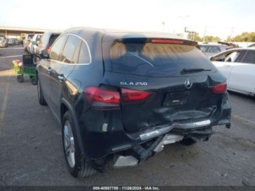 Mercedes GLA II 2022 Mercedes-Benz GLA 2022r., 2.0L 2.0 Benzyna 221KM, zdjęcie 2