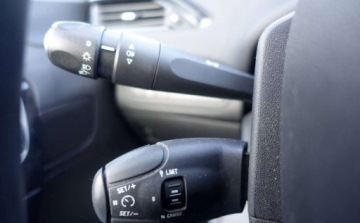 Peugeot 208 I Hatchback 3d 1.2 VTI 82KM 2013 Peugeot 208 1.2 VTI 82KM Klimatyzacja Tablet Nierowna praca silnika Pali J, zdjęcie 19