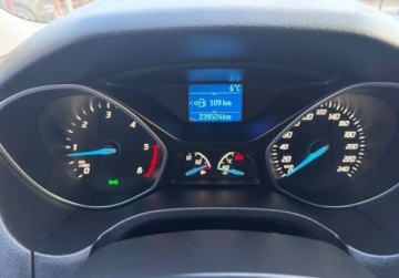 Ford Focus III Kombi 1.6 Duratorq TDCi DPF 115KM 2013 Ford Focus Bezwypadeksalonjedzie jak noweNAVI 1.6 Diesel 115KM, zdjęcie 6