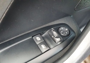 Peugeot 2008 I SUV 1.2 PureTech 110KM 2015 Peugeot 2008 Urban Cross LED Nawigacja GetHelp 1.2 Benzyna 110KM, zdjęcie 20