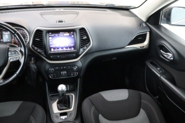 Jeep Cherokee V Terenowy 2.0 MJD 140KM 2014 Jeep Cherokee 2.0 MultiJet, Navi, Xenon, Bi-Xenon, zdjęcie 7