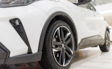 Toyota C-HR I Crossover Facelifting 2.0 Hybrid Dynamic Force 184KM 2023 Toyota C-HR 2.0 Hybrid GR Sport 2.0 Hybryda 184KM, zdjęcie 18