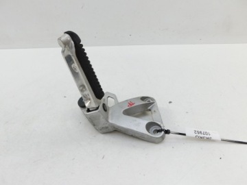 SUZUKI GSXF 750 КОМПЛЕКТ ЯИЦ ПРАВАЯ ПАССАЖИРСКАЯ ПОДНОЖКА