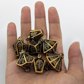 НАБОР МОЛОТОВА ИЗ 7 МЕТАЛЛИЧЕСКИХ КУБИКОВ ДЛЯ РПГ