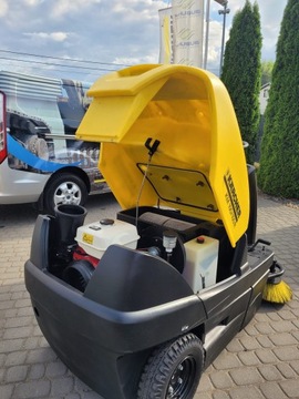 ZAMIATARKA KARCHER KM 100/100 spalinowa / 26 tys