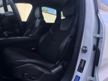 Volvo XC60 II Crossover T4 190KM 2019 Volvo XC 60 SalonPL T4 Momentum Pro LED City Safet, zdjęcie 12