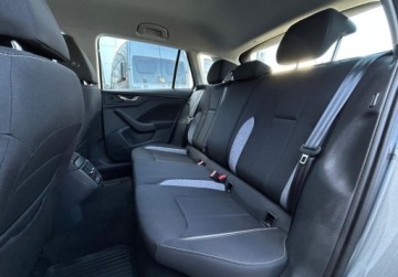 Skoda Kamiq Crossover Facelifting 1.0 TSI 115KM 2024 Skoda Kamiq Selection, Podgrzewane fotele i kierownica, Tempomat, Bezwypad, zdjęcie 17