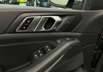 BMW X5 G05 SUV 3.0 30d 286KM 2023 BMW X5 30d xDrive, M Pakiet sportowy, Faktura VAT 23, Serwis ASO 3.0 286KM, zdjęcie 16