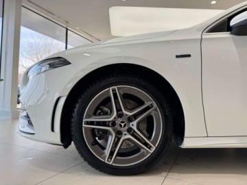 Mercedes Klasa A W177/V177 Hatchback Plug-In 1.3 250e 218KM 2020 Mercedes-Benz Klasa A AMG Line Plug In Fotele kubelkowe Nawigacja Kame, zdjęcie 16