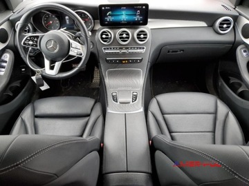 Mercedes GLC C254/X254 2022 Mercedes-Benz GLC 2022 r.,2,0L 300 4 MATIC 2.0 Benzyna 255KM, zdjęcie 7