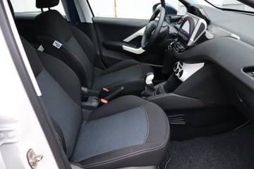 Peugeot 208 I Hatchback 3d 1.0 VTI 68KM 2014 Peugeot 208 1.0 VTi, Navi, Klima, Tempomat, zdjęcie 8