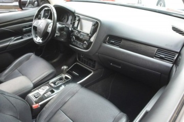 Mitsubishi Outlander III SUV Facelifting 2017 2.2 150KM 2018 Mitsubishi Outlander 2.2 DID nawi 7 osobowy kamera, zdjęcie 12