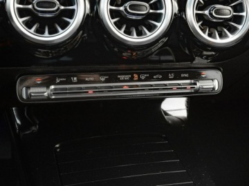 Mercedes Klasa A W177/V177 Sedan Facelifting 2.0 200d 150KM 2023 Mercedes A 200 GD8K621#200 d Progressive 8G-DCT, zdjęcie 15