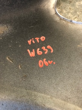BLATNÍK LEVÝ PŘEDNÍ MERCEDES VITO W639